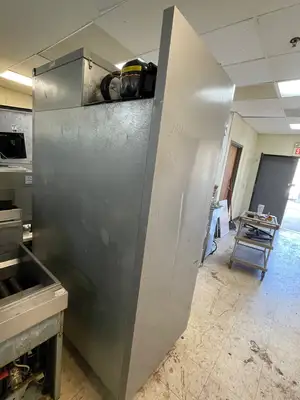 Used Beverage Air Used Beverage-Air ER48-1AHG Stainless Glass 4 Door Top Mounted Reach-in Refrigerator 120V Display Refrigerators Illinois US | Falcon Restaurant Supply #1375874