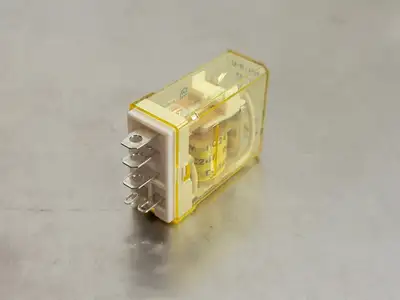 NEW IDEC RH1B-UDC24V