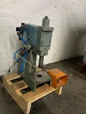 5992-220 Joraco 3-Ton Quick Action Air Pneumatic Press with Foot Pedal