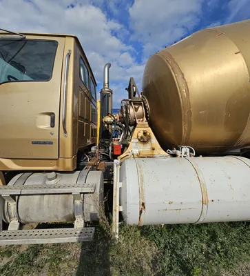 2004 STERLING Mixer Commercial trucks | Iron Listing (9)