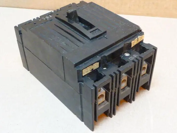 Used GENERAL ELECTRIC / GE TEF134050 Circuit Breakers Michigan US | Ideal Machinery #598666