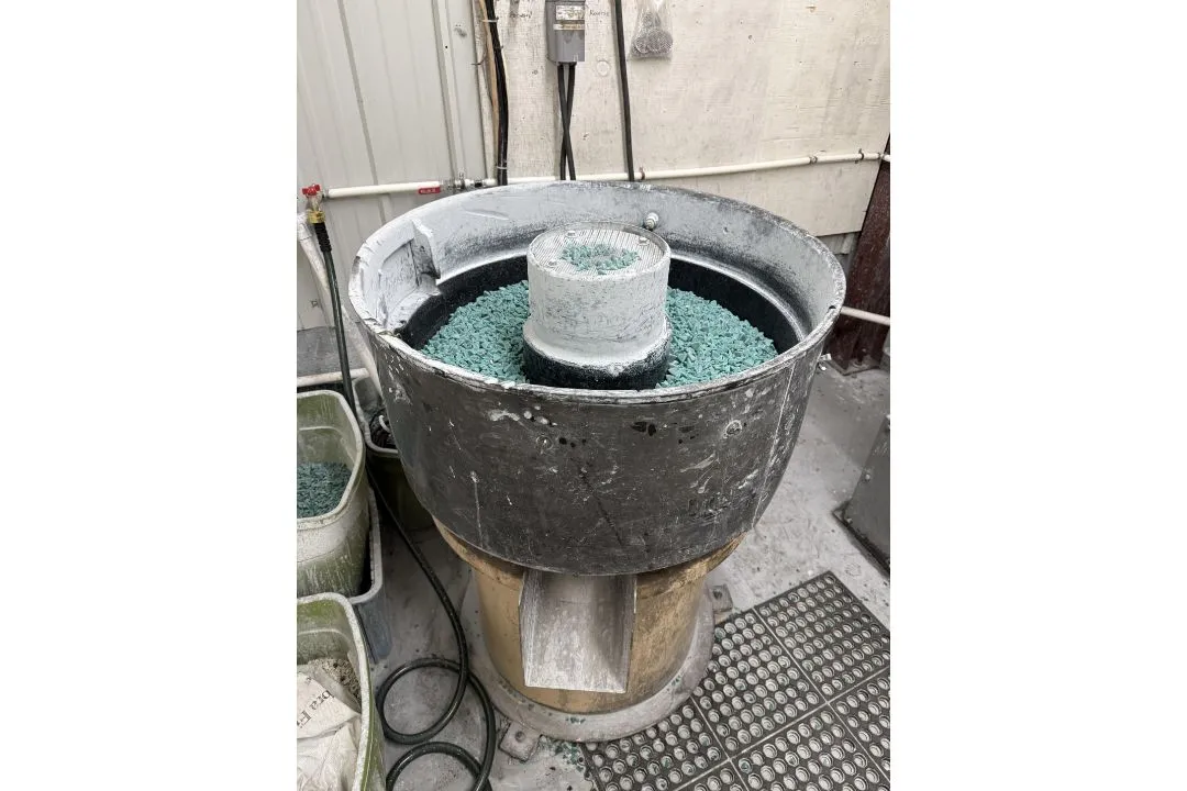 Used _UNKNOWN_ _UNKNOWN_ Vibratory Machines Utah US | KD Auctions #1549457