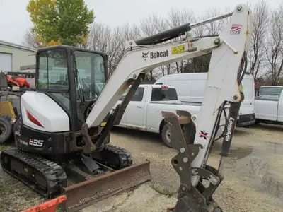 Used 2019 BOBCAT E35 Excavators Manitoba CA | Conquest Truck & Auto Sales #1540746