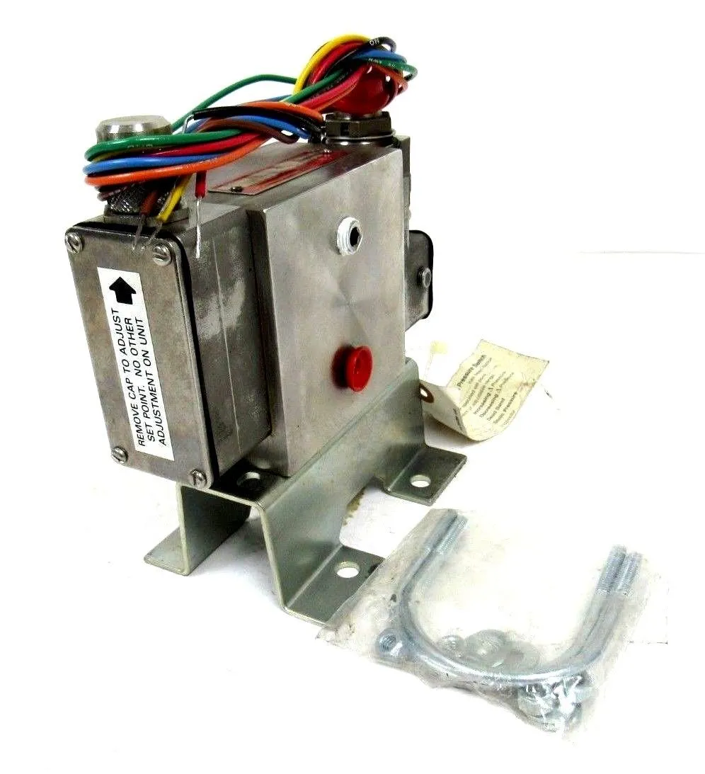 NEW SOR 103AD-EG212-N4-C1A DIFFERENTIAL PRESSURE SWITCH 103ADEG212N4C1A 500-137