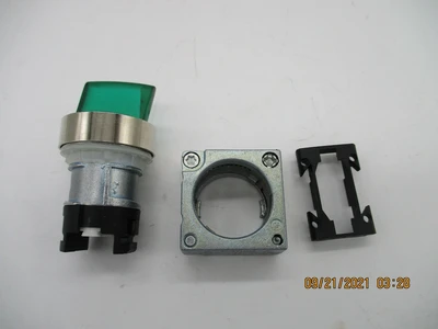 New SY-000185 3-position, green Illuminated Selector Switch