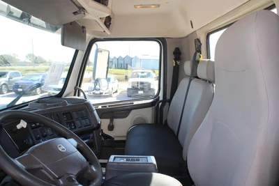Used 2014 VOLVO VHD64B200 Cab Chassis trucks Texas US | Roll Off Truck World #1491961