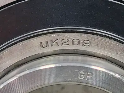 NEW AMI BEARING UKF209+HE2309