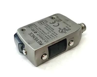 USED KEYENCE SELF-CONTAINED CMOS LASER SENSOR, RECTANGULAR M8 CONN. 500MM