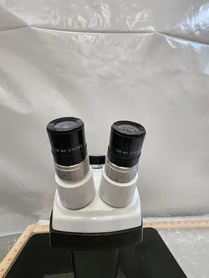 BAUSCH _ LOMB STEREOZOOM 4 ZOOM RANGE .7X-3.0X