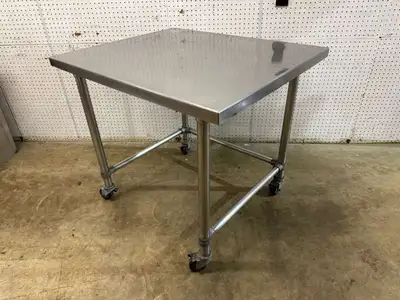 Used Falcon Restaurant Supply Used 36"X 30" Stainless Steel Table with Casters - FG Food Prep Tables Illinois US | Falcon Restaurant Supply #1374978