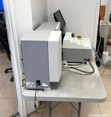 USED BECKMAN LS-13320