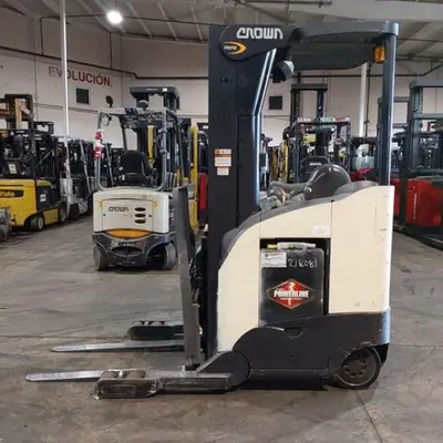USED 2016 CROWN RR5725-45