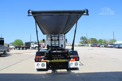 New | in-Stock 2027 PETERBILT 548 Rolloff Trucks Texas US | Roll Off Truck World #1492012