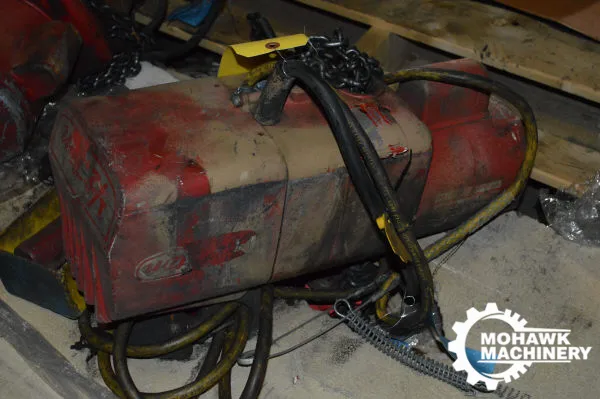 1/2 TON DAYTON 3Z370B” ELECTRIC HOIST w/PENDANT - 16 FPM LIFT SPEED