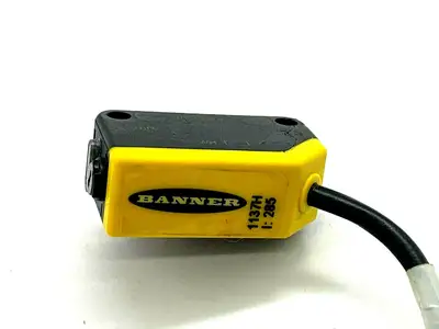 Q20RNLP-18975 | Banner  Polarized Retro Photoelectric Sensor - Used