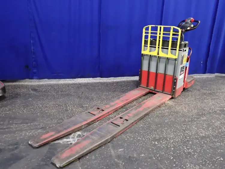 Used THE RAYMOND CORPORATION 8410 Pallet Jacks Ohio US | HGR 24 #743392