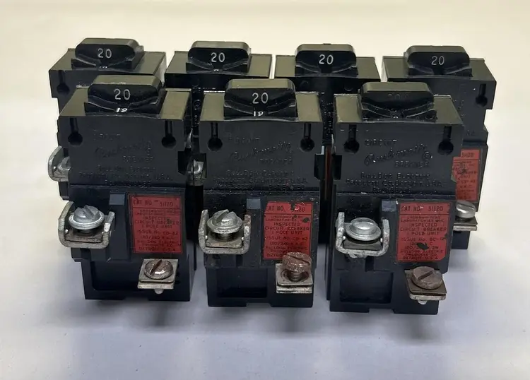 Used BULLDOG ELECTRIC 31120 Circuit Breakers | Surplus Asset Holdings #1189453