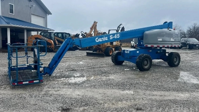 USED 2022 Genie S-45