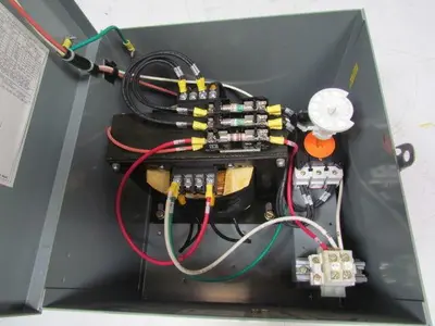 Square D SK3000G2 Ser.A Transformer Disconnect 50/60Hz 480/575V Pri. 115 Sec.