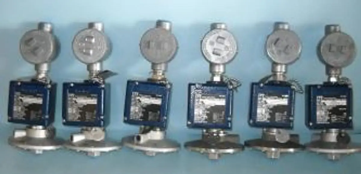 QTY. 6. ITT NEO-DYN ADJ PRESSURE SWITCH MODEL 142P...
