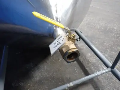 Approx. 1100 Gallons S/s Tank