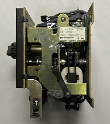 New | in-Stock EAGLE SIGNAL HZ41A6R121 Timers Ohio US | Surplus Asset Holdings #1241956
