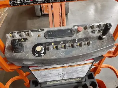 USED 2005 JLG E300AJP