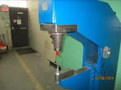 AKH-FAS-NER Clinching Machine