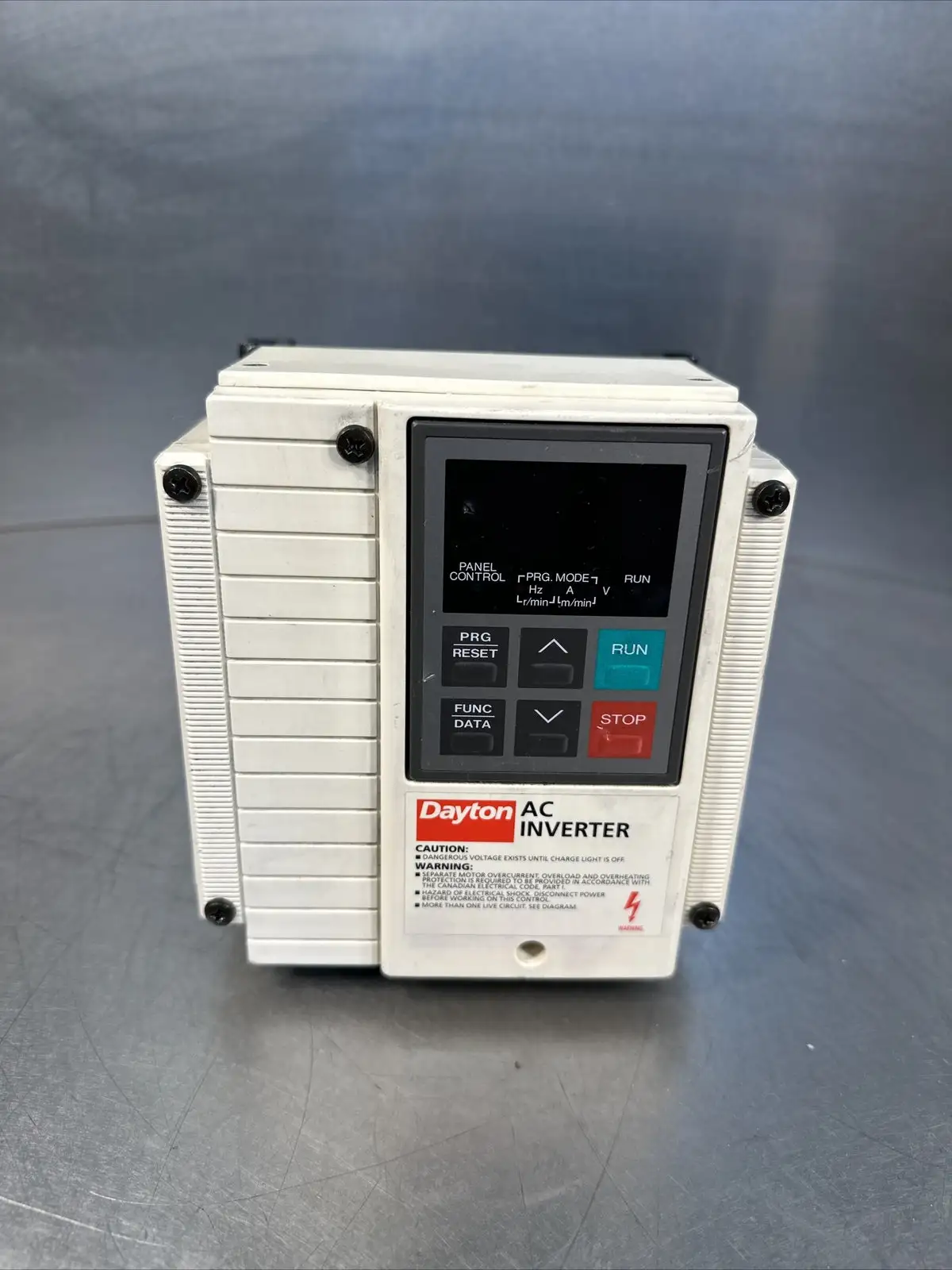 DAYTON 3HX76 AC Inverter. (BIN-3.4.5)