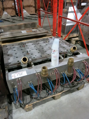 12 Oz Brown Thermoforming Mold