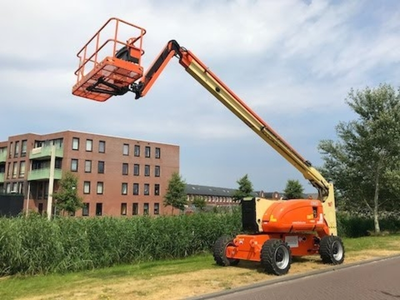 USED 2023 JLG 800S