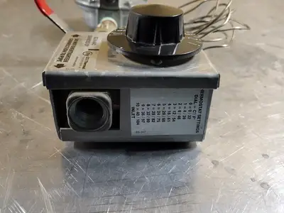 4000 BTU/HR Thermostat Control Valve w/ Gas Regulator