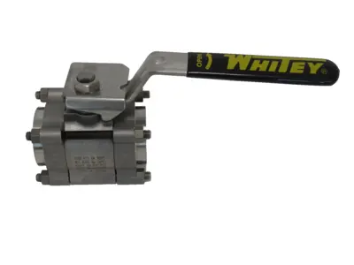 NEW WHITEY SS-67TF24 BALL VALVE 1-1/2" SS67TF24