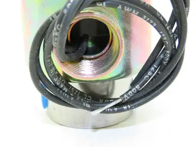 Honeywell Skinner V5L26985 Solenoid Valve 120VDC 850 PSI 1/4" NPT  N.O.