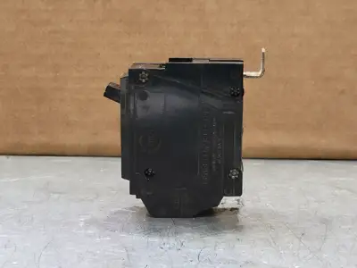 15 Amp, 1 Pole, 120/240 volts Circuit Breaker