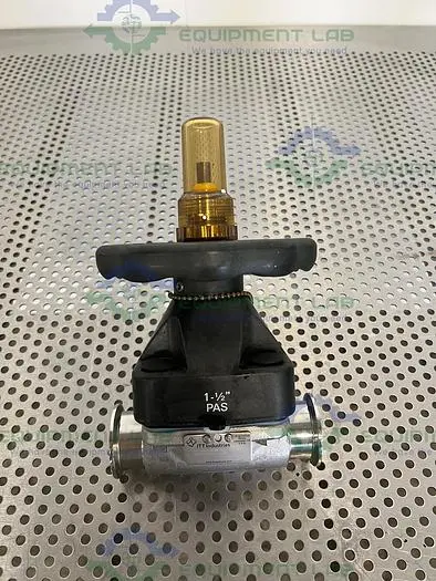 Used ITT 1.5-F-419-8-0-TM CWP 150 DIAPHRAGM VALVE W/ 1 1/2" SANITARY FITTINGS Valves/Fittings California US | Equipment Lab #485313
