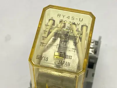 Used IDEC Relay 42VDC w/ SY4S-05 Relay Base 95503 LOT OF 2 Relays & Switches Michigan US | Maverick Industrial Sales #1402088