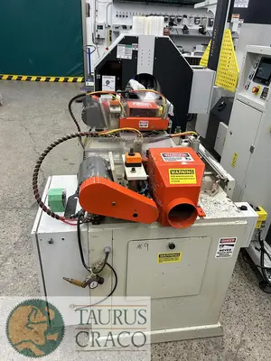 USED UNIQUE 313 MITRE DOOR MACHINE