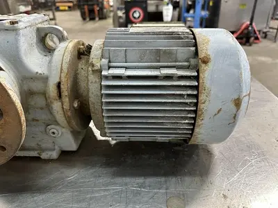 USED SEW-EURODRIVE SAF67DT90S4