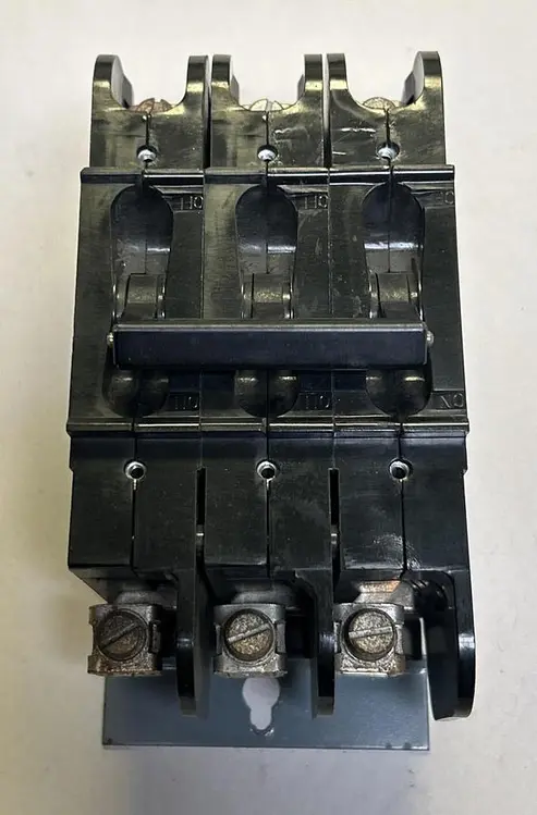 Used HEINEMANN CF3-Z60-3 Circuit Breakers | Surplus Asset Holdings #1190221