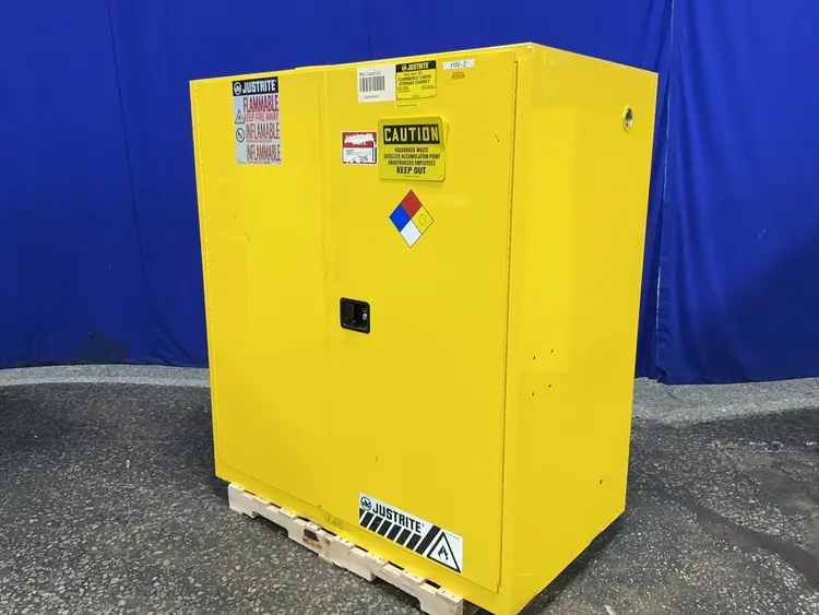 Used JUSTRITE _UNKNOWN_ Cabinets Ohio US | HGR 24 #1343771