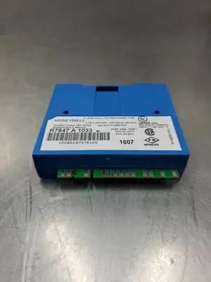 Used Honeywell R7847 A 1033 RECTIFICATION FLAME AMPLIFIER PLC Temperature Modules South Carolina US | Palmetto Automation #1159425