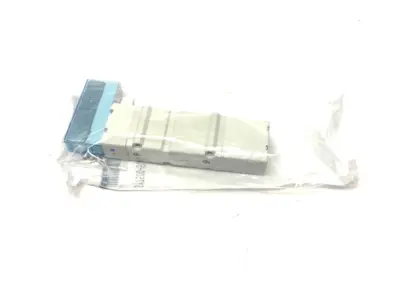 SMC SY7500-5U1 Solenoid Valve 4/5 Port - New