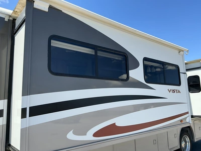 USED 2013 WINNEBAGO F53
