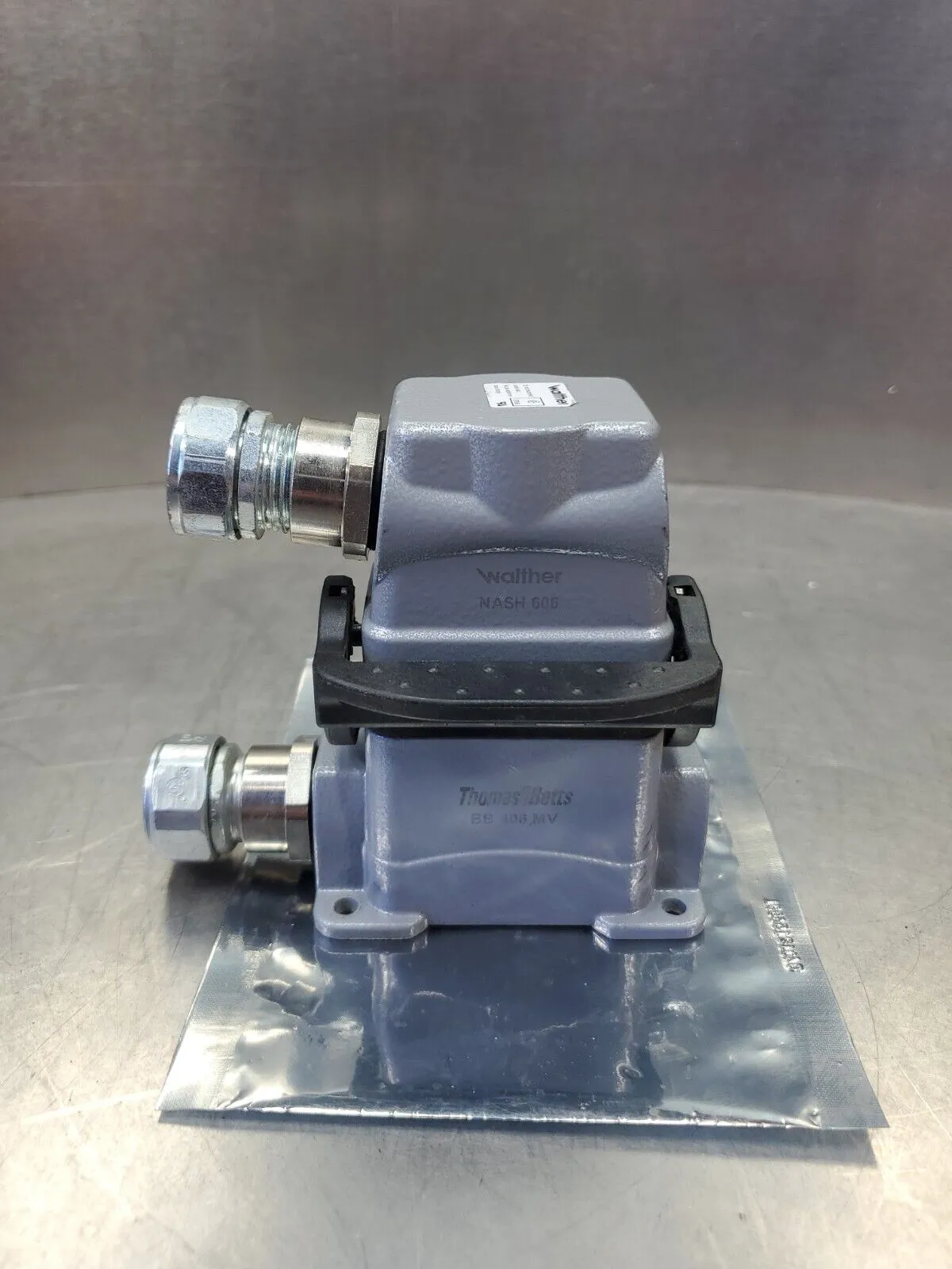 Thomas&Betts BB 406 MV Base w/Walther NASH 606 Top. 4B
