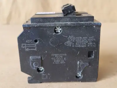 USED SCHNEIDER ELECTRIC CHOM215