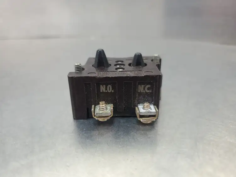 Used Cutler-Hammer N.O/N.C./N.O/N.C. 600V MAX Contact Blocks South Carolina US | Palmetto Automation #1159462