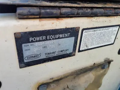 USED 1998 TENNANT 255 II