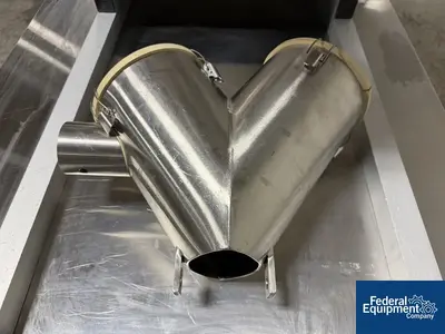 Used Patterson-Kelley Patterson Kelley Twin Shell Blender, model Blendmaste Double Cone - V Mixers Ohio US | Federal Equipment Company #1512832