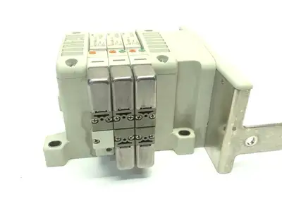 USED SMC PNEUMATIC SOLENOID MANIFOLD W/ D SUB CONNECTOR
